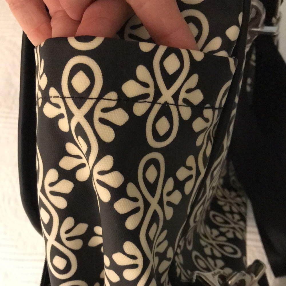 Petunia Pickle Bottom Black & White w/ Blue Patterned Diaper Baby Bag Backpack - Picture 7 of 17